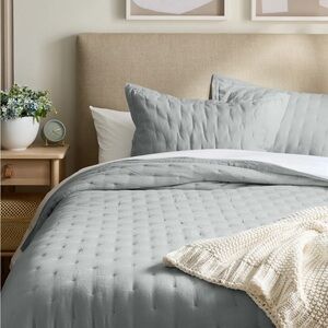 Quince Light Gray Quilted Bedding Set